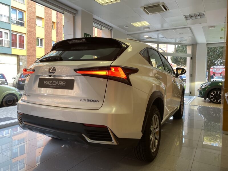 LEXUS NX300H BUSINESS 2WD