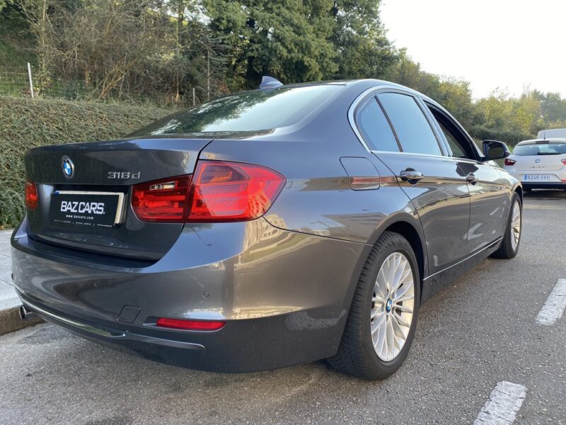 BMW 318 LUXURY