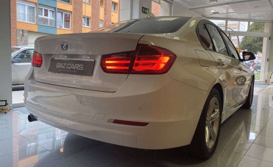 BMW Serie 3 318dA 4P SPORT xDrive 2.0