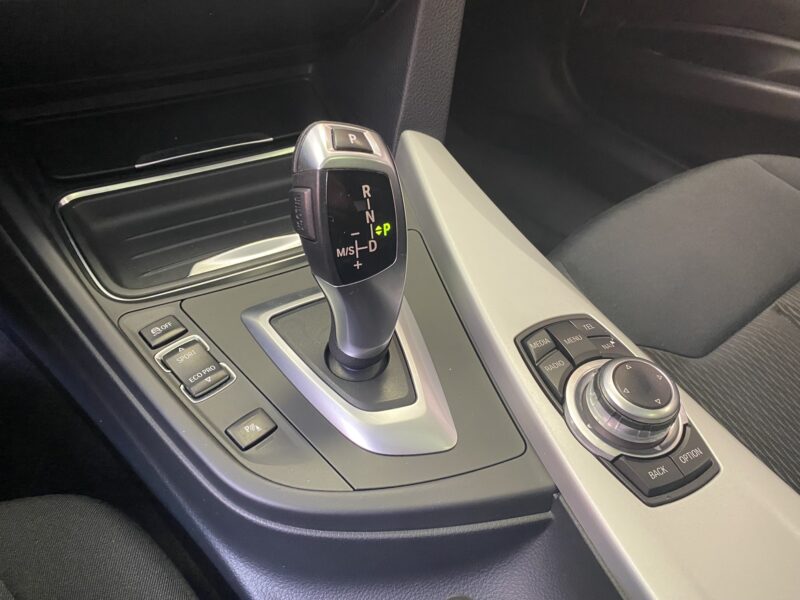 BMW Serie 3 318dA 4P SPORT xDrive 2.0