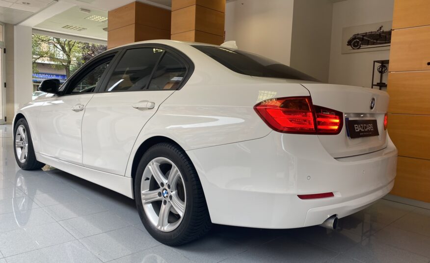 BMW Serie 3 318dA 4P SPORT xDrive 2.0