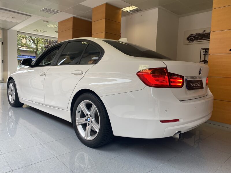 BMW Serie 3 318dA 4P SPORT xDrive 2.0