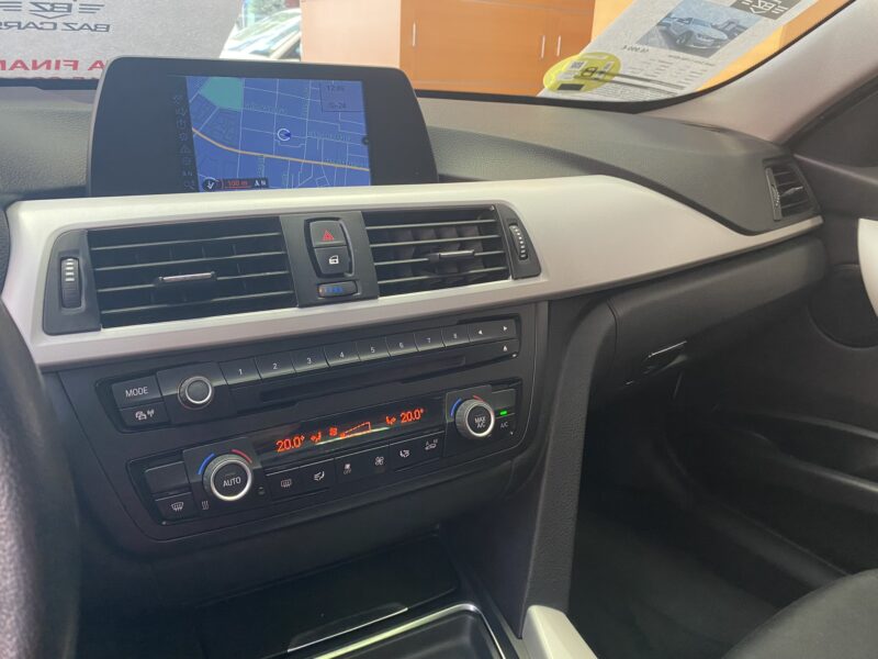 BMW Serie 3 318dA 4P SPORT xDrive 2.0