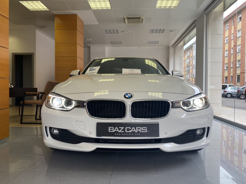 BMW Serie 3 318dA 4P SPORT xDrive 2.0