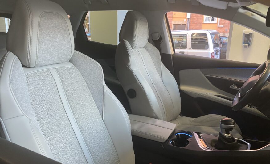 PEUGEOT 3008 1.6 HDI ALLURE