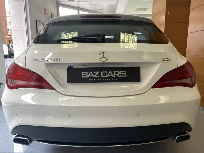 MERCEDES-BENZ CLA SHOOTING BRAKE 200 CDI AMG LINE