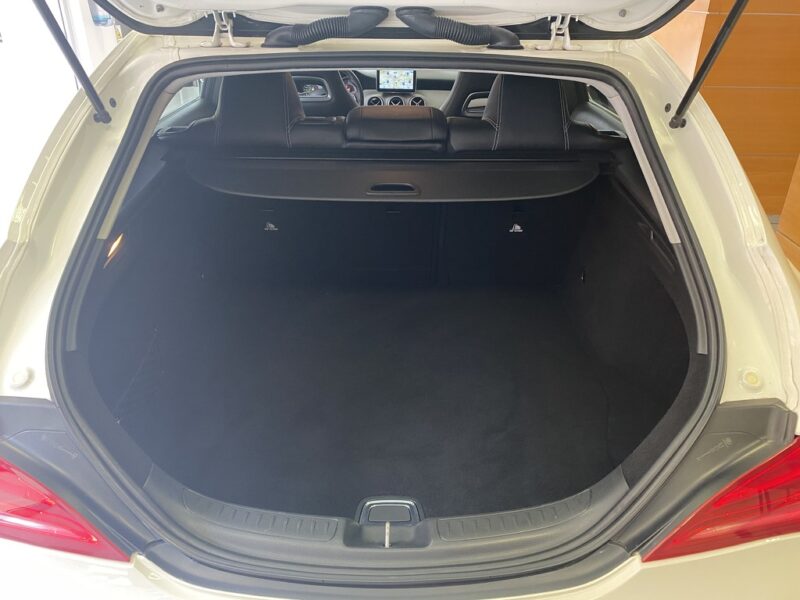 MERCEDES-BENZ CLA SHOOTING BRAKE 200 CDI AMG LINE