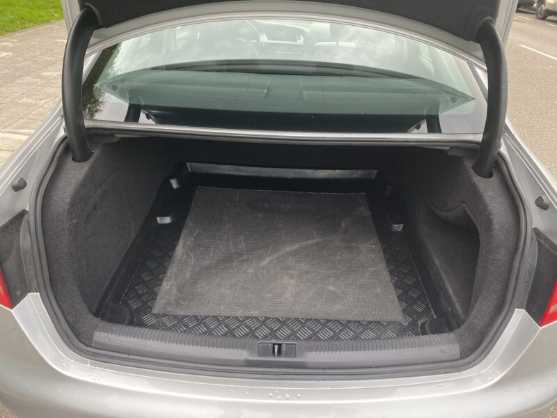 AUDI A4 SEDAN 2.0 TDI e