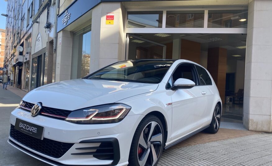 VOLKSWAGEN Golf GTI PERFORMANCE