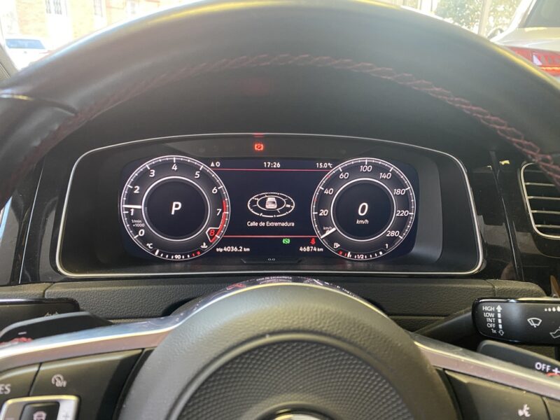 VOLKSWAGEN Golf GTI PERFORMANCE