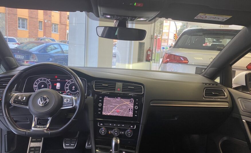 VOLKSWAGEN Golf GTI PERFORMANCE