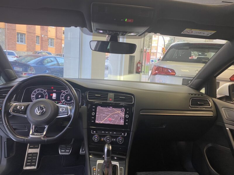 VOLKSWAGEN Golf GTI PERFORMANCE