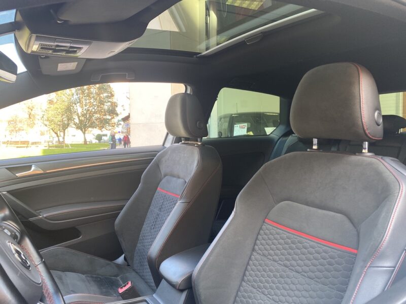 VOLKSWAGEN Golf GTI PERFORMANCE