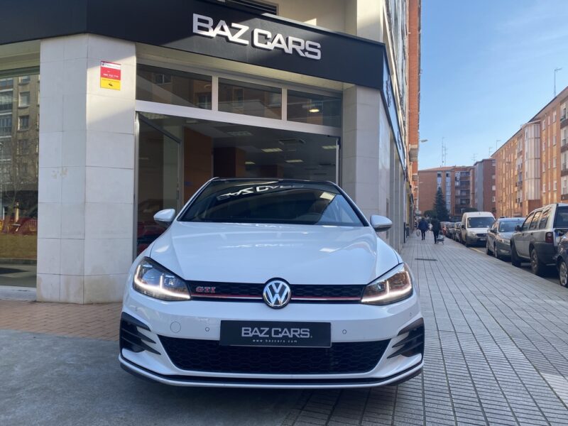 VOLKSWAGEN Golf GTI PERFORMANCE