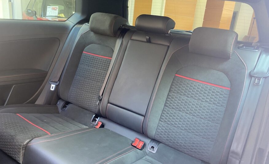 VOLKSWAGEN Golf GTI PERFORMANCE
