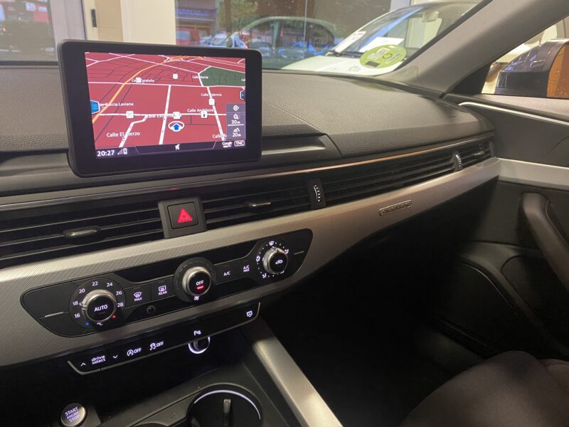 AUDI A4 SEDAN 2.0 TDI Quattro Stronic Sline