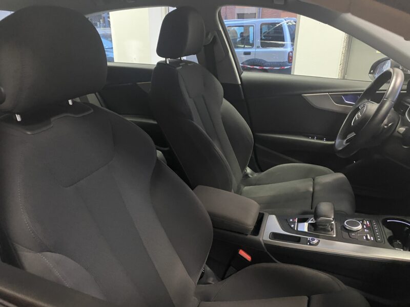 AUDI A4 SEDAN 2.0 TDI Quattro Stronic Sline