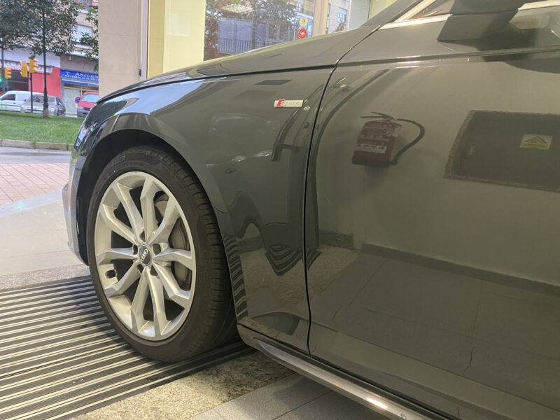 AUDI A4 SEDAN 2.0 TDI Quattro Stronic Sline