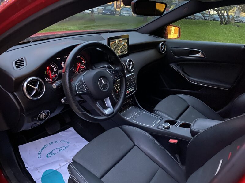 MERCEDES-BENZ Clase A 200d AMG STYLE