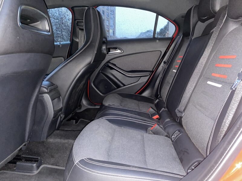 MERCEDES-BENZ Clase A 200d AMG STYLE