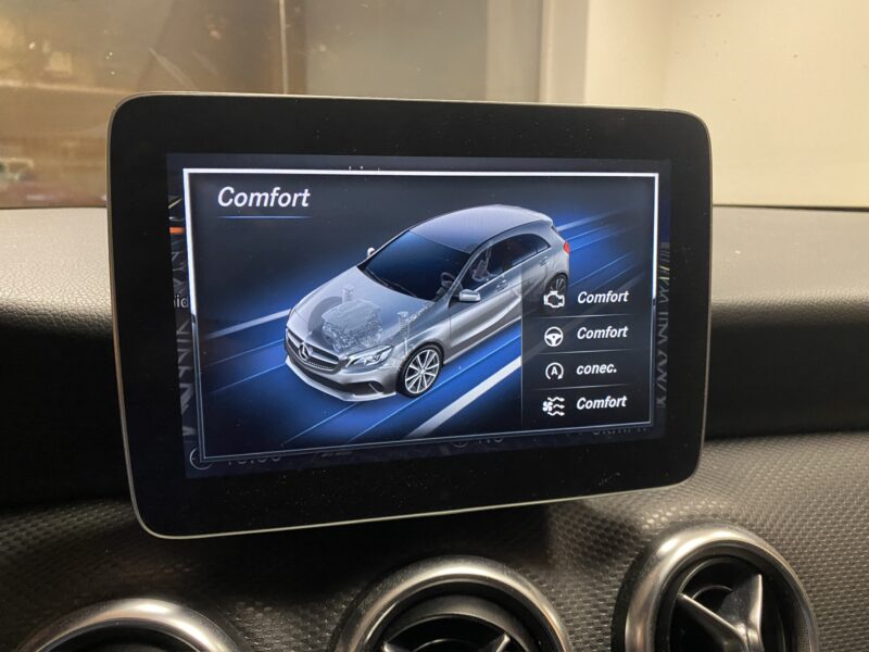 MERCEDES-BENZ Clase A 200d AMG STYLE