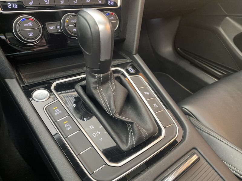 VOLKSWAGEN PASSAT VARIANT RLINE 2.0 TDI DSG