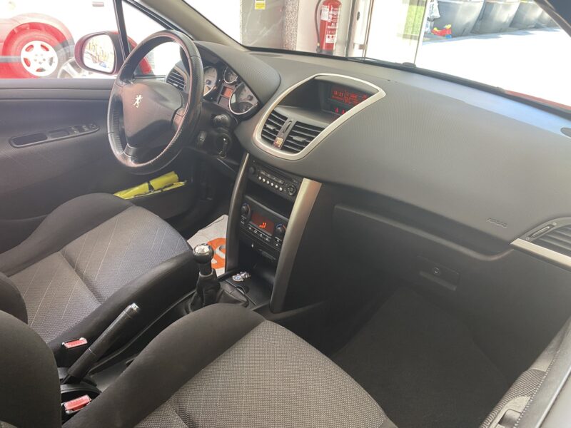 PEUGEOT 207 1.6 HDI SPORT