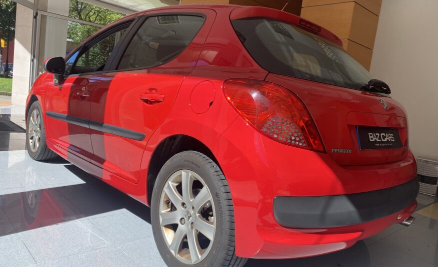 PEUGEOT 207 1.6 HDI SPORT