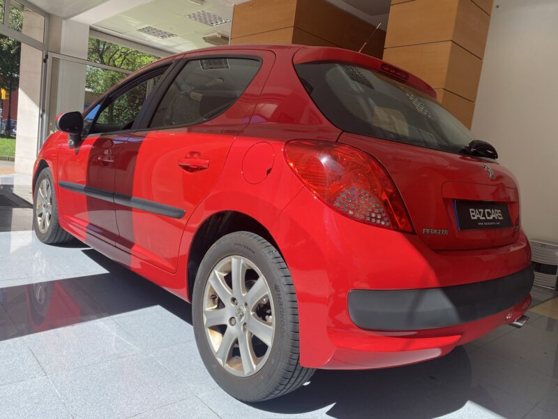 PEUGEOT 207 1.6 HDI SPORT