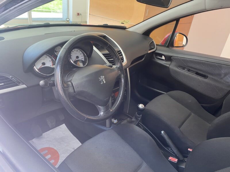 PEUGEOT 207 1.6 HDI SPORT