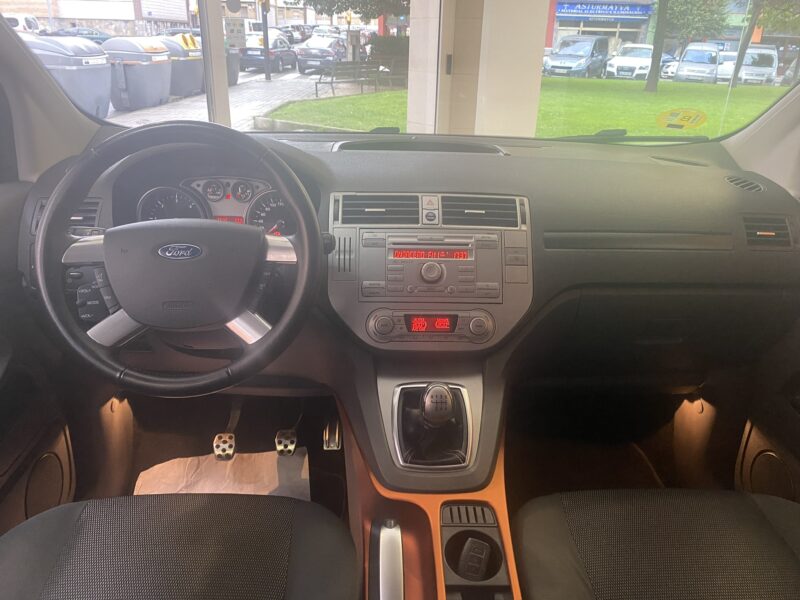 FORD Kuga 2.0 TDCI 2WD TREND