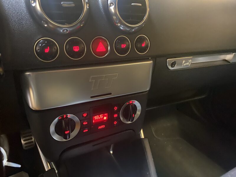 AUDI TT 1.8 T