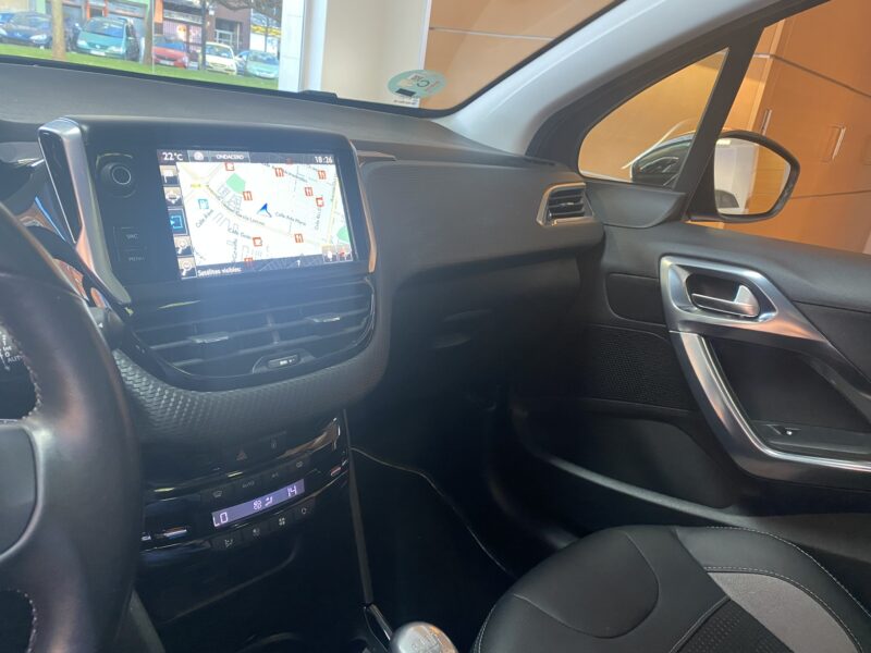 PEUGEOT 2008 1.6 HDI ALLURE