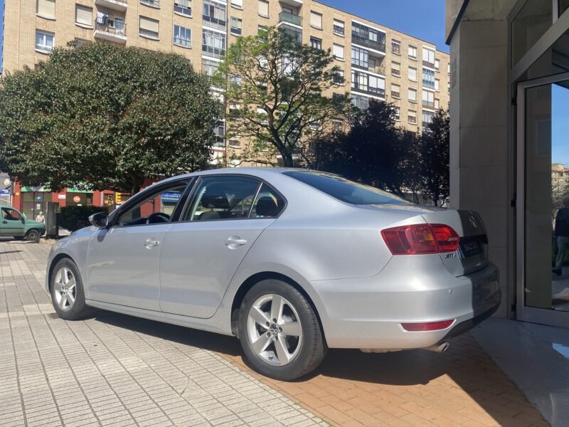 VOLKSWAGEN JETTA 1.2 TSI ADVANCE BLUEMOTION