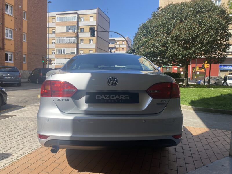 VOLKSWAGEN JETTA 1.2 TSI ADVANCE BLUEMOTION