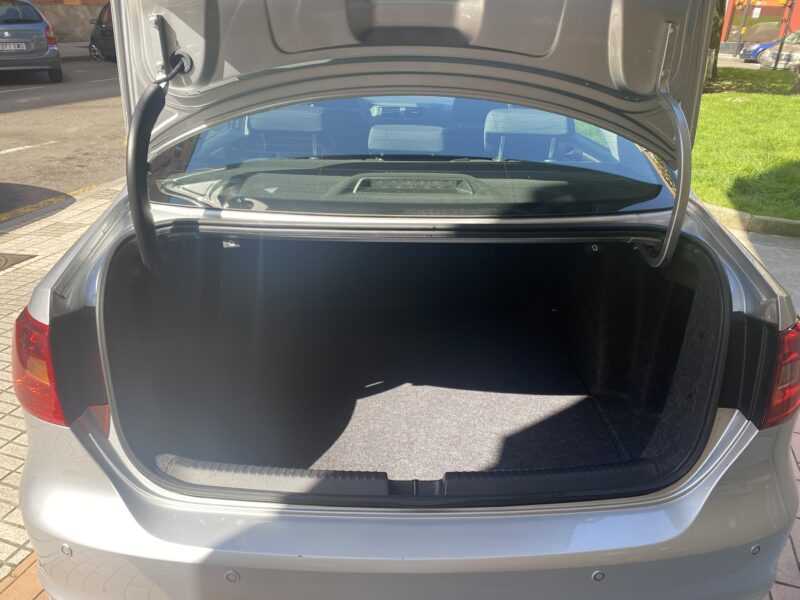 VOLKSWAGEN JETTA 1.2 TSI ADVANCE BLUEMOTION