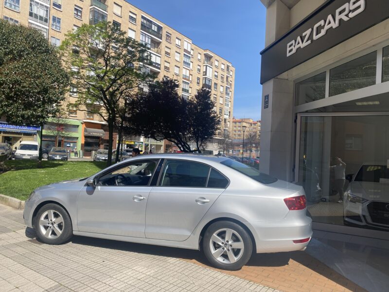 VOLKSWAGEN JETTA 1.2 TSI ADVANCE BLUEMOTION
