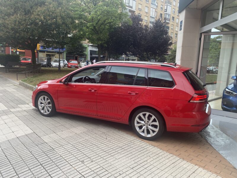 VOLKSWAGEN Golf VARIANT SPORT