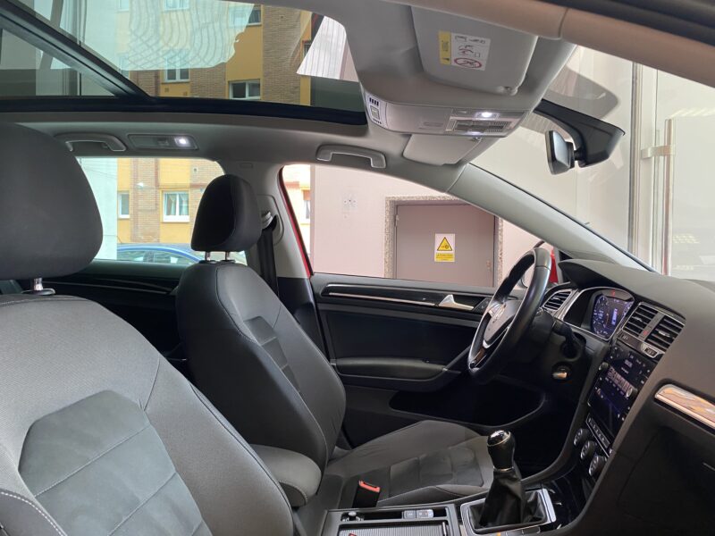 VOLKSWAGEN Golf VARIANT SPORT