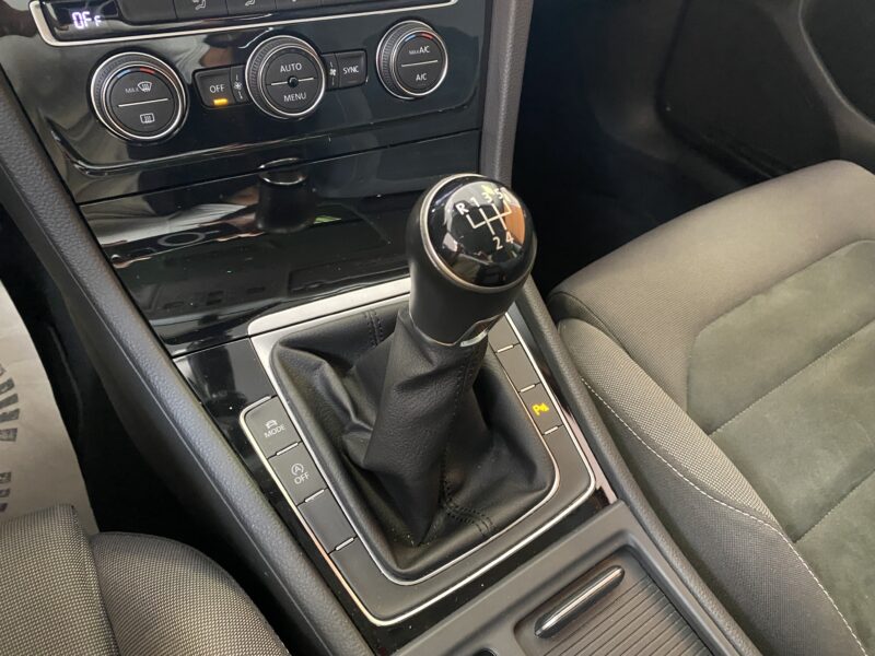 VOLKSWAGEN Golf VARIANT SPORT