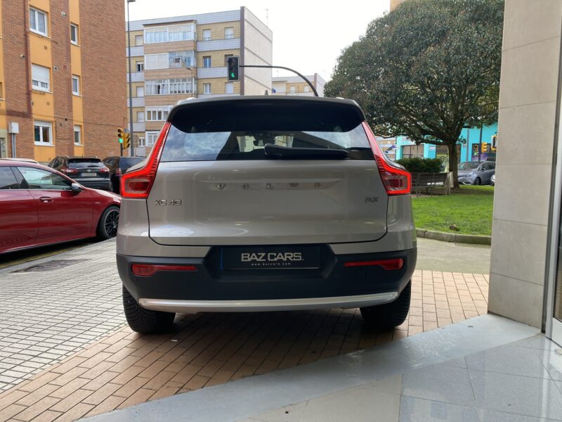 VOLVO XC40 B3 CORE