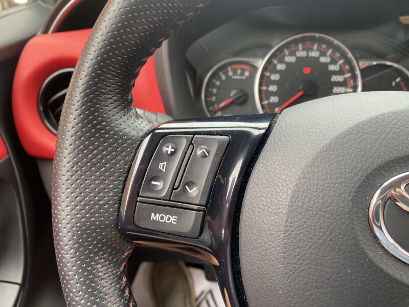 TOYOTA YARIS 1.3 STAR STOP CANARIAS