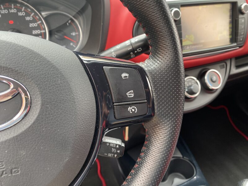 TOYOTA YARIS 1.3 STAR STOP CANARIAS